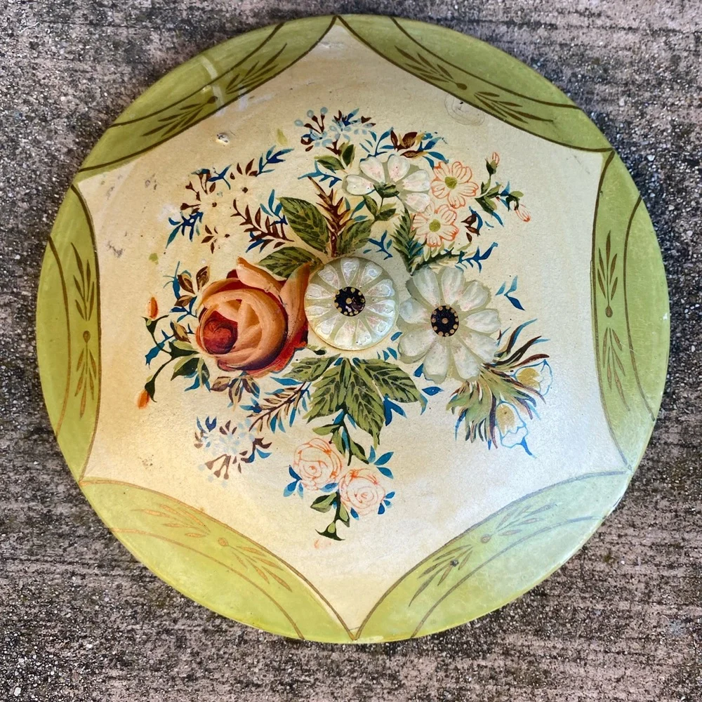 Vintage 1950’s floral green Japan painted paper mache lidded box-Dresser Jewelry